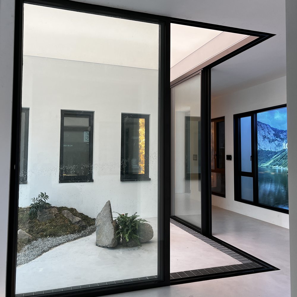 Slim sliding door